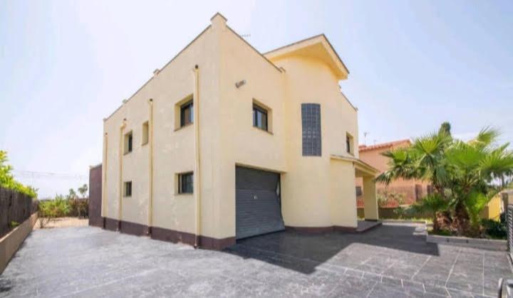 Villa Txalet Ra Frente Al Mar Calafell Exterior foto
